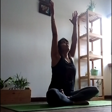 entrenadora personal online hatha yoga lucia